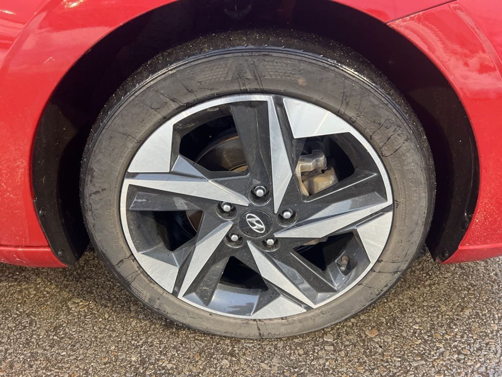 2022 Hyundai Elantra Limited photo 11