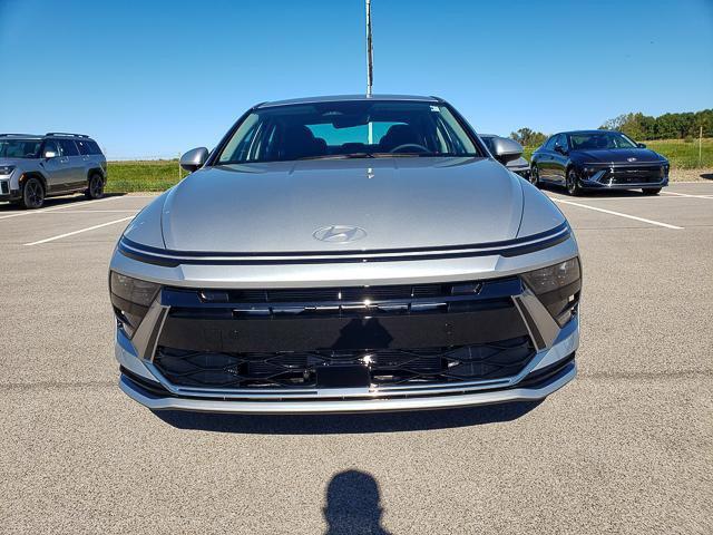 2026 Hyundai Sonata SEL Sport photo 2