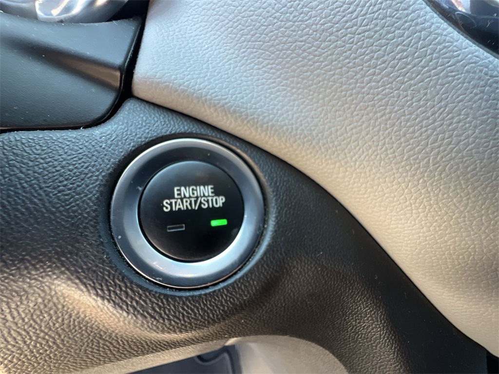 2021 Chevrolet Equinox LS photo 24