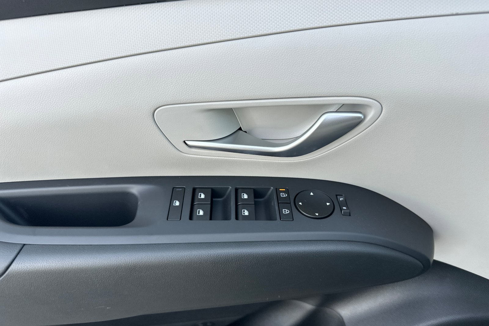 2026 Hyundai Tucson SEL photo 9