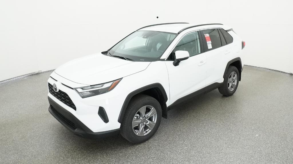 2025 Toyota RAV4 XLE's photo