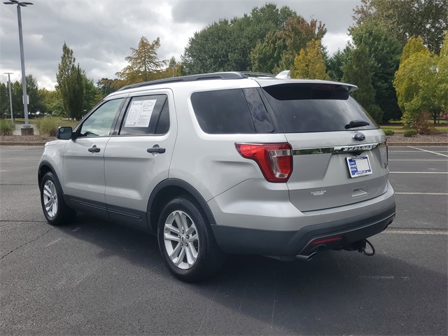 2017 Ford Explorer Base photo 4
