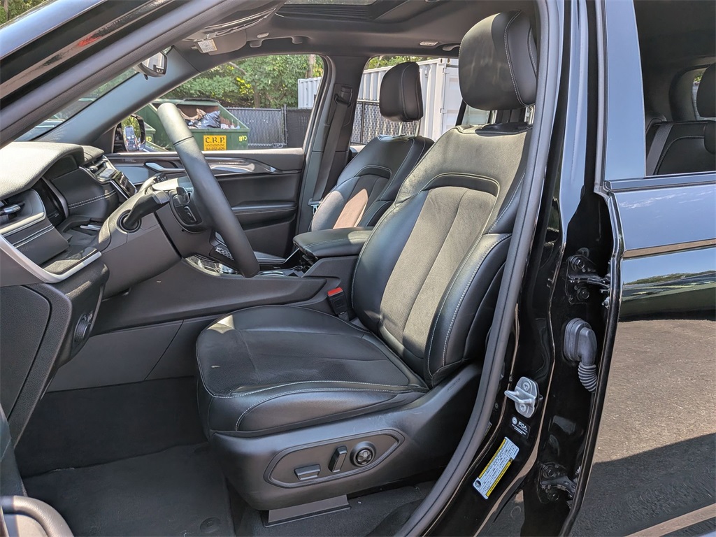 2023 Jeep Grand Cherokee Altitude photo 21