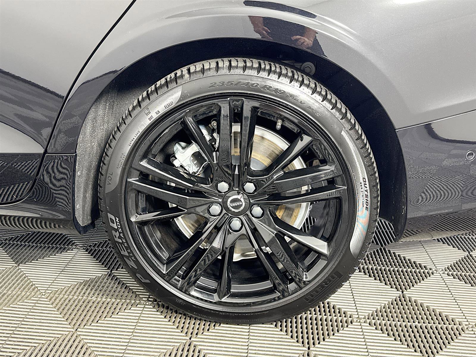 2024 Volvo S60 Recharge Ultimate Black Edition photo 31