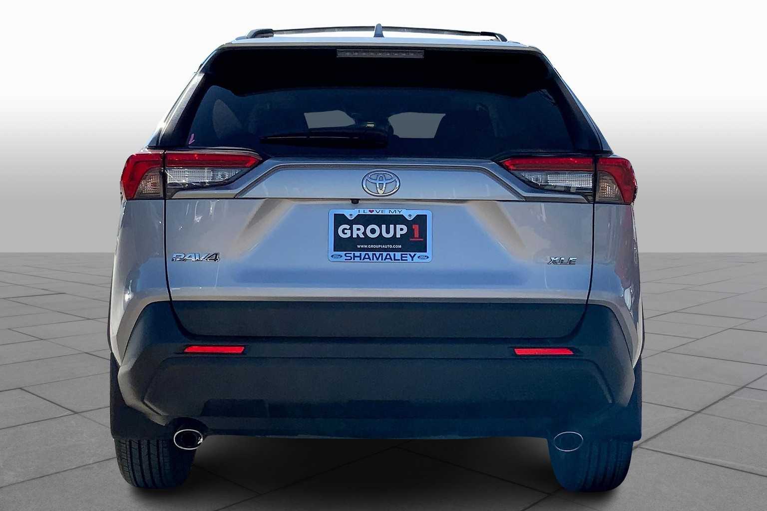 2024 Toyota RAV4 XLE photo 4