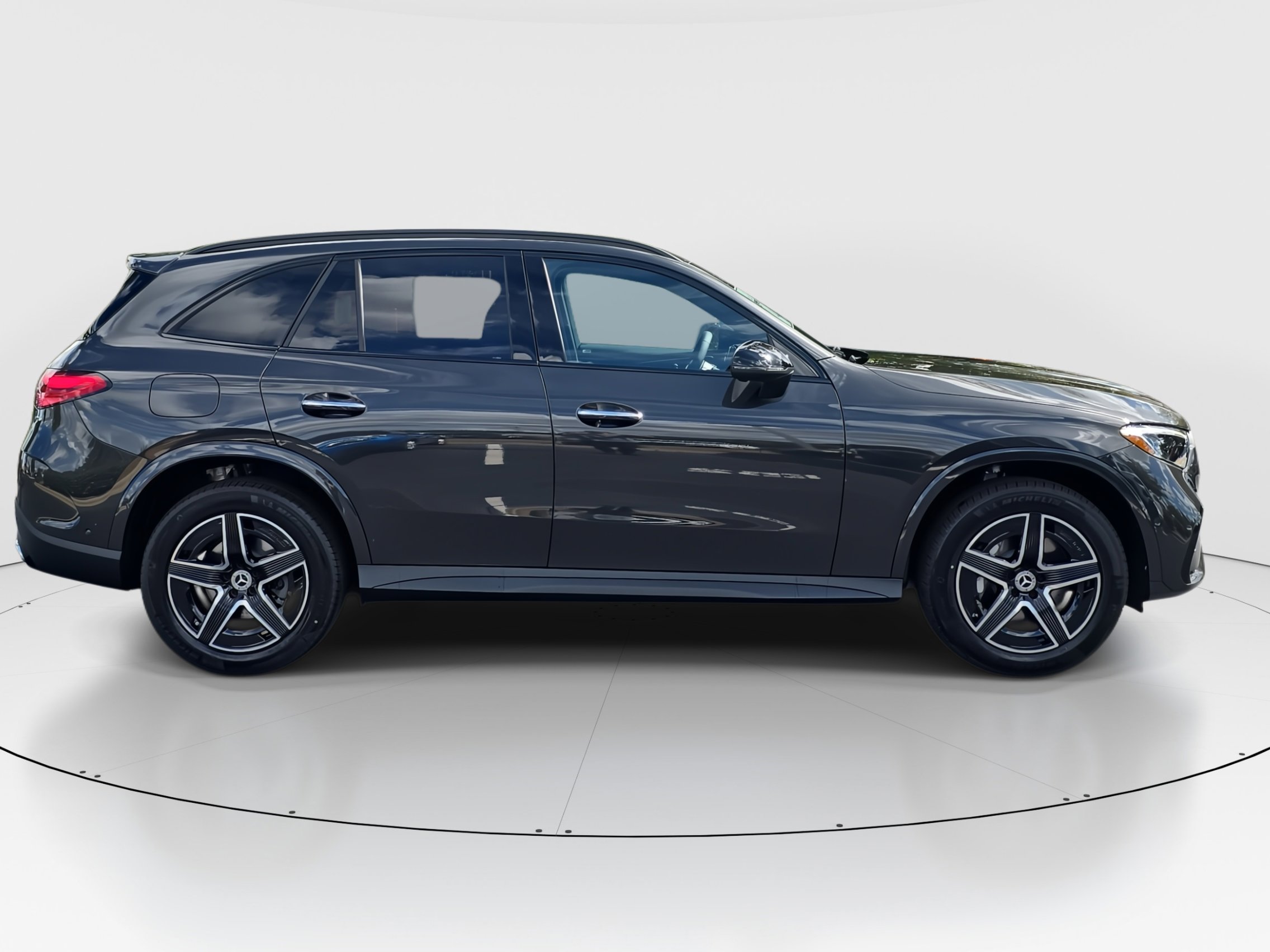 2026 Mercedes Benz GLC 300 photo 2