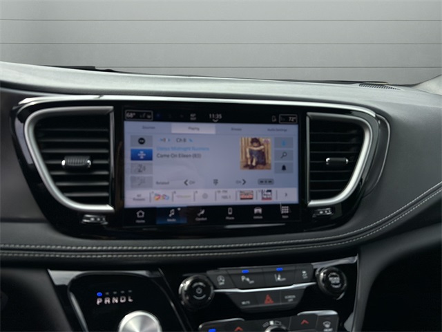 2026 Chrysler Pacifica photo 19