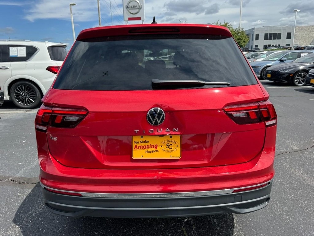 2023 Volkswagen Tiguan SE photo 2
