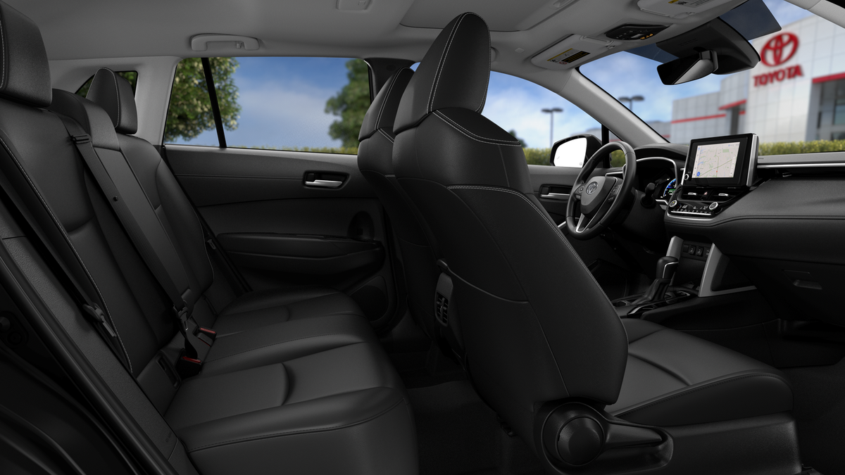 2025 Toyota Corolla Cross XLE photo 11