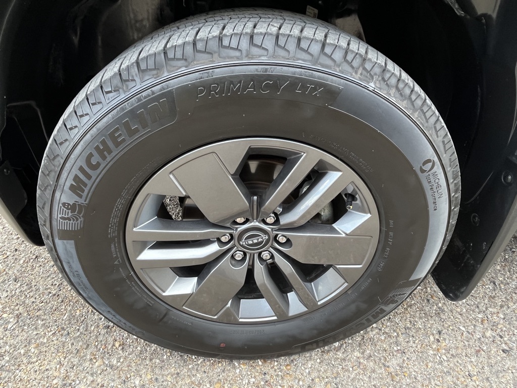 2025 Nissan Frontier SV photo 14