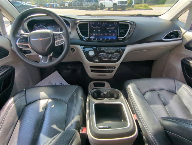 2022 Chrysler Pacifica Touring L photo 10
