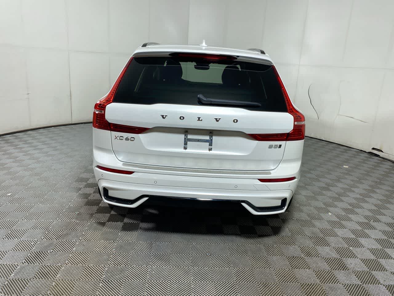 2024 Volvo XC60 Core photo 3
