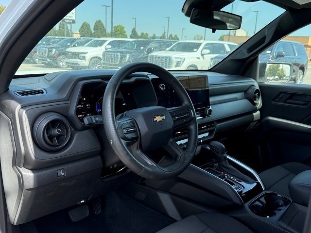 2025 Chevrolet Colorado LT photo 10