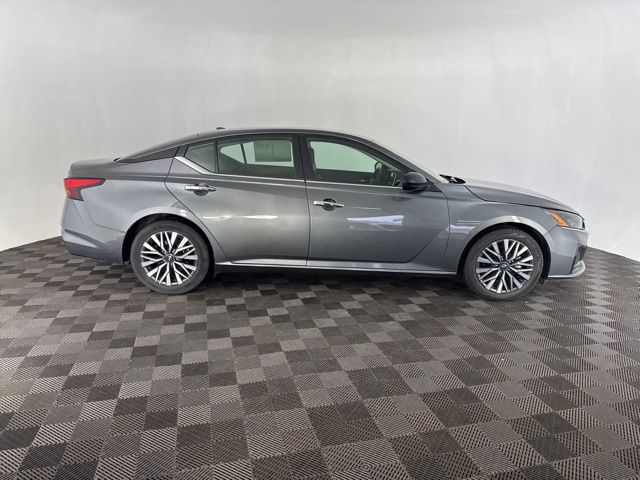 2024 Nissan Altima 2.5 SV photo 4