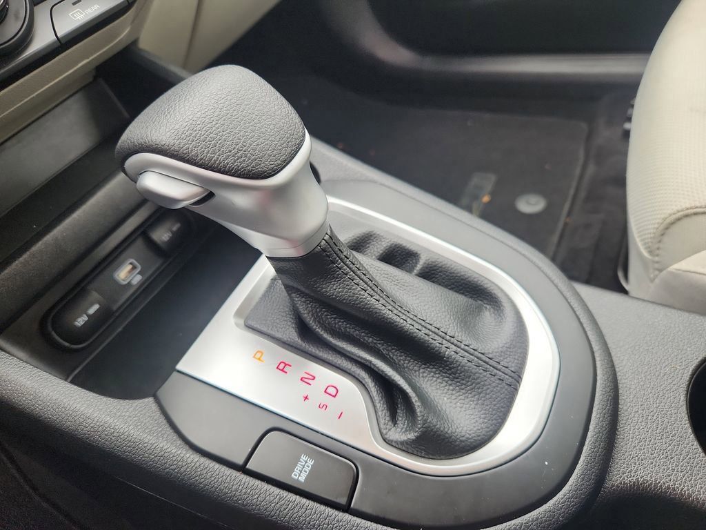 2022 Kia Forte LXS photo 19