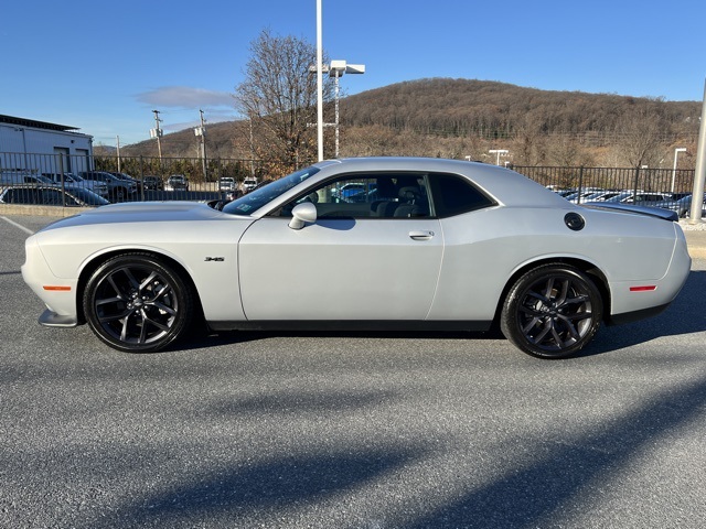 2023 Dodge Challenger R/T photo 4