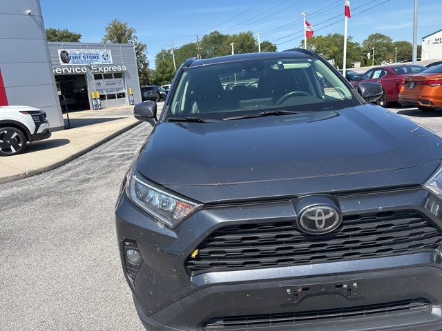 2019 Toyota RAV4 XLE Premium photo 8