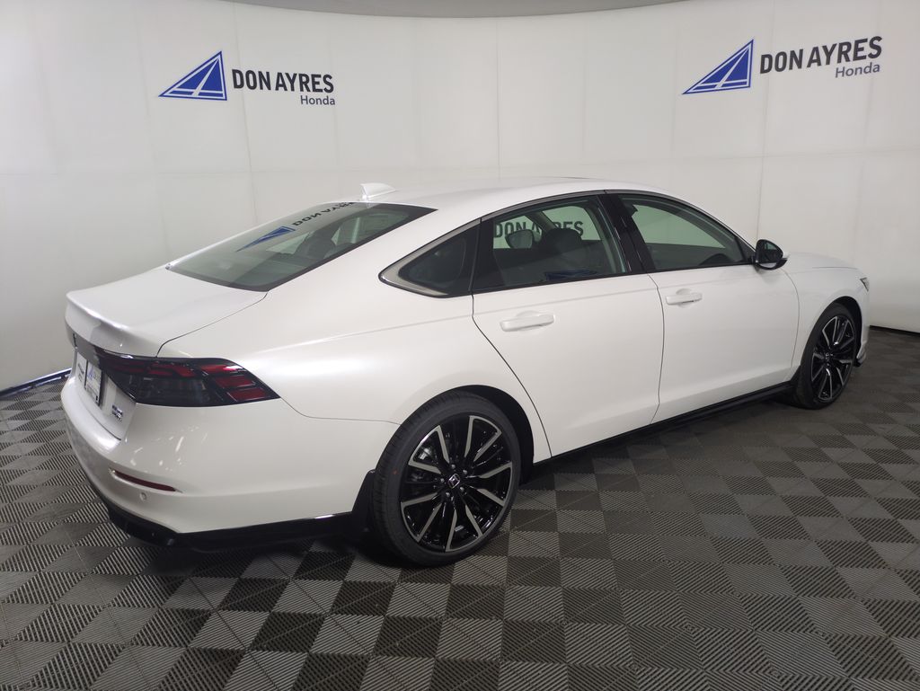 2025 Honda Accord Hybrid Touring photo 5