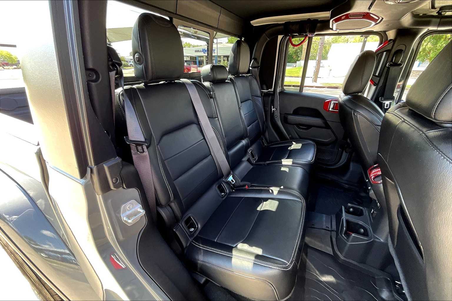 2022 Jeep Gladiator Overland photo 18