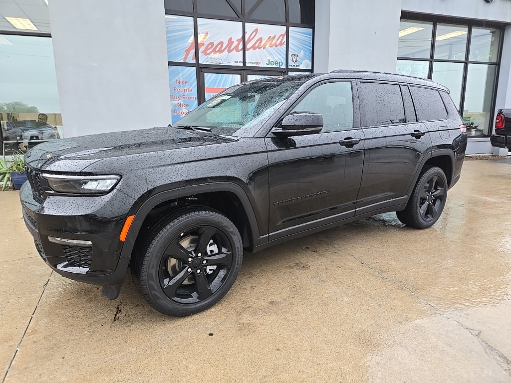 2025 Jeep Grand Cherokee Limited photo 2