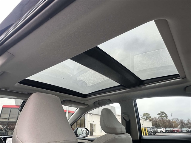 2025 Toyota Camry XLE photo 4