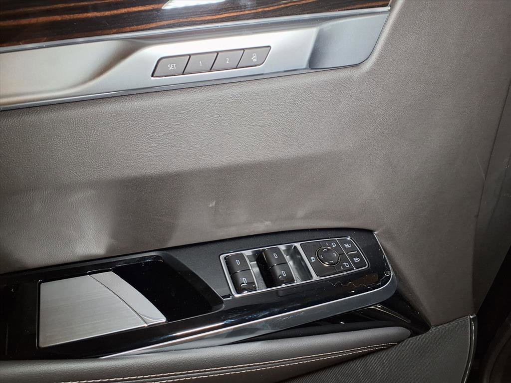 2025 Cadillac Escalade ESV Premium Luxury photo 14