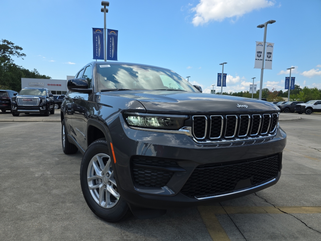 2025 Jeep Grand Cherokee Laredo's photo
