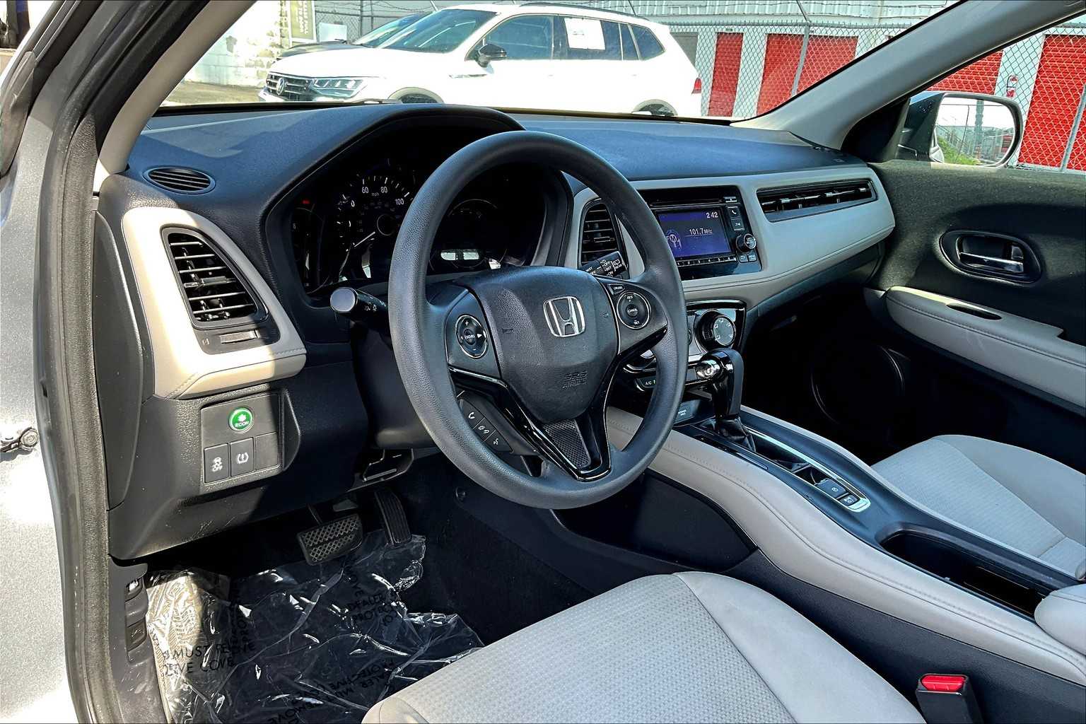 2019 Honda HR-V LX photo 16