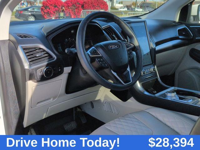 2024 Ford Edge Titanium photo 4