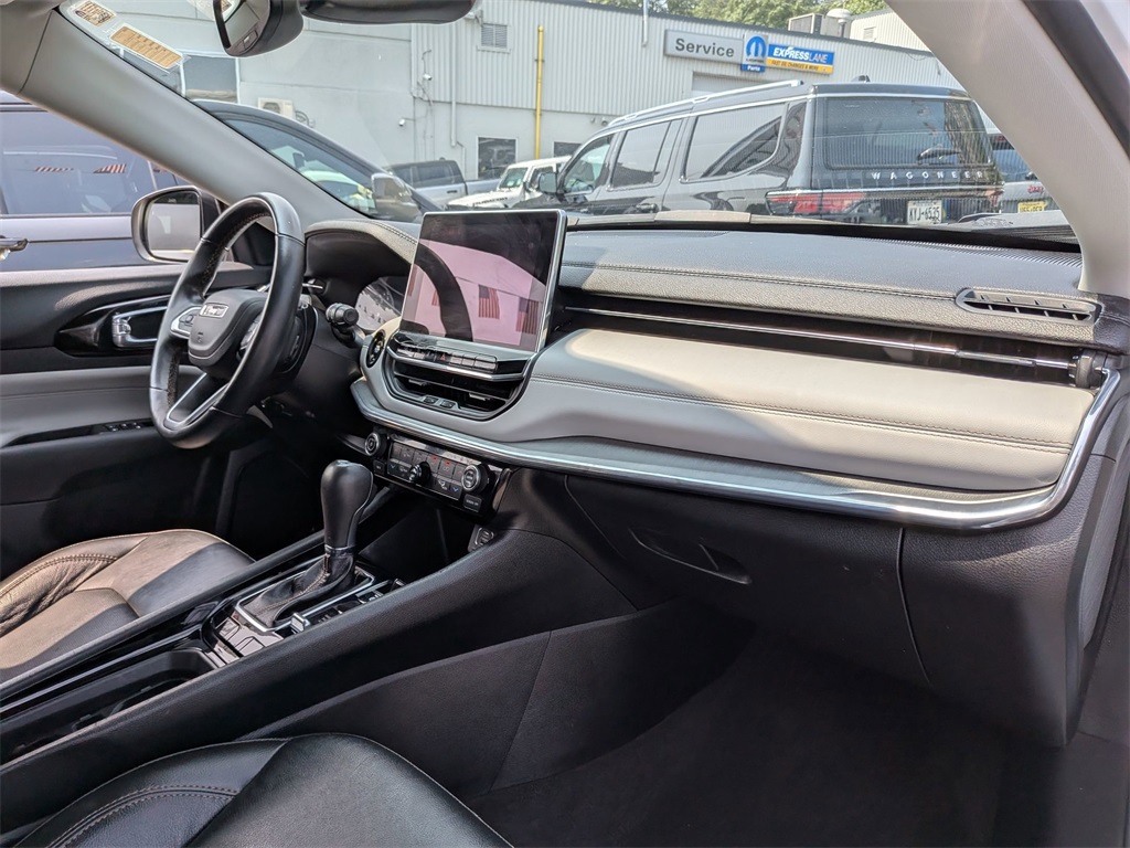 2022 Jeep Compass Limited photo 19