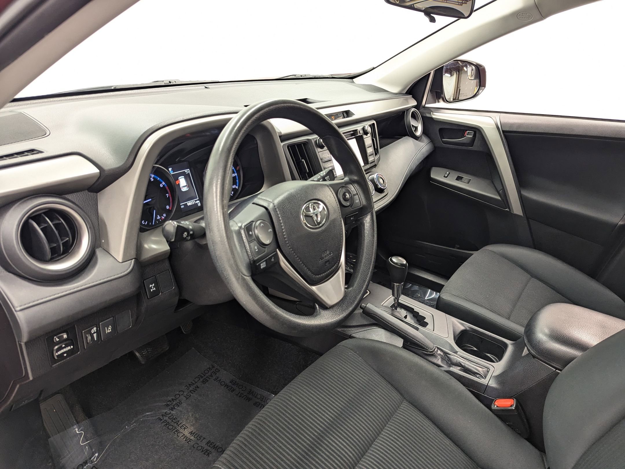 2018 Toyota RAV4 LE photo 3