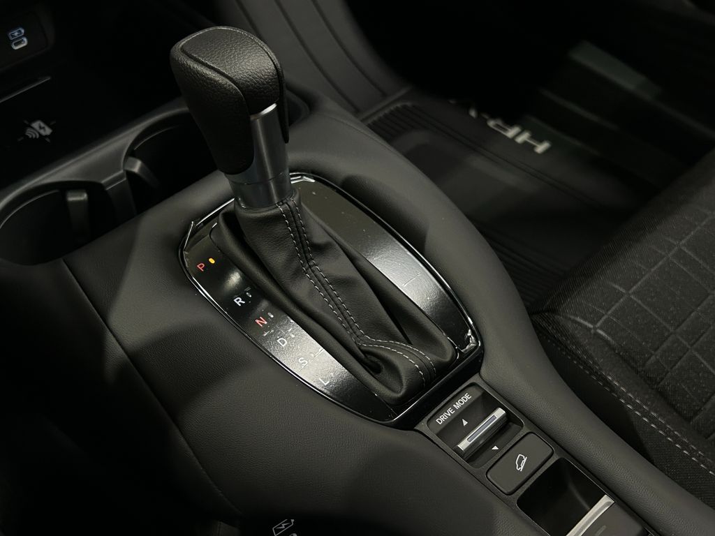 2026 Honda HR-V LX photo 18
