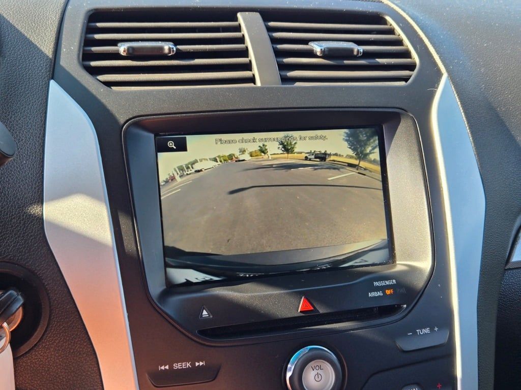 2015 Ford Explorer XLT photo 25