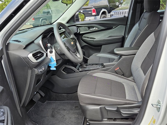 2023 Chevrolet Trailblazer LS photo 4