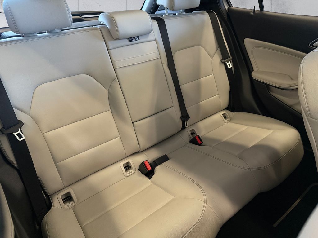 2019 Mercedes Benz GLA 250 4MATIC photo 14