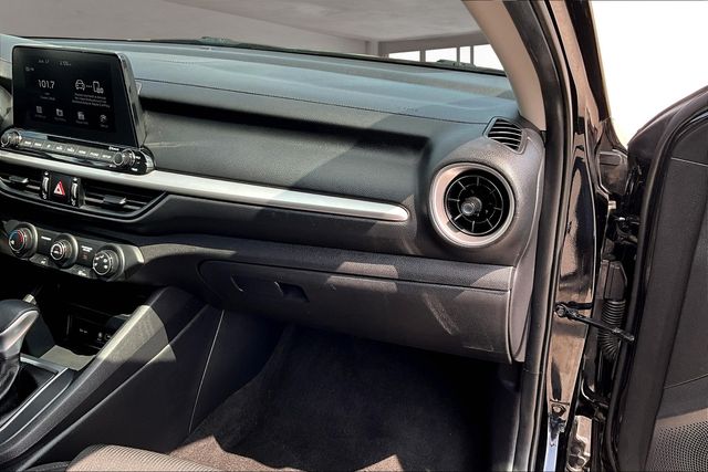 2021 Kia Forte FE photo 17