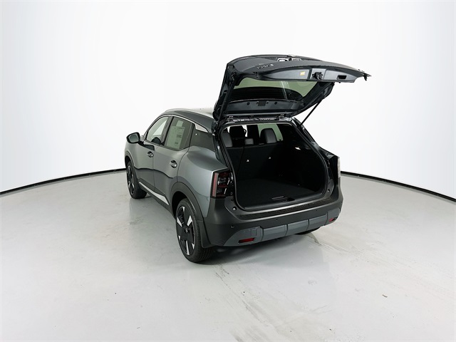 2025 Nissan Kicks SR photo 9