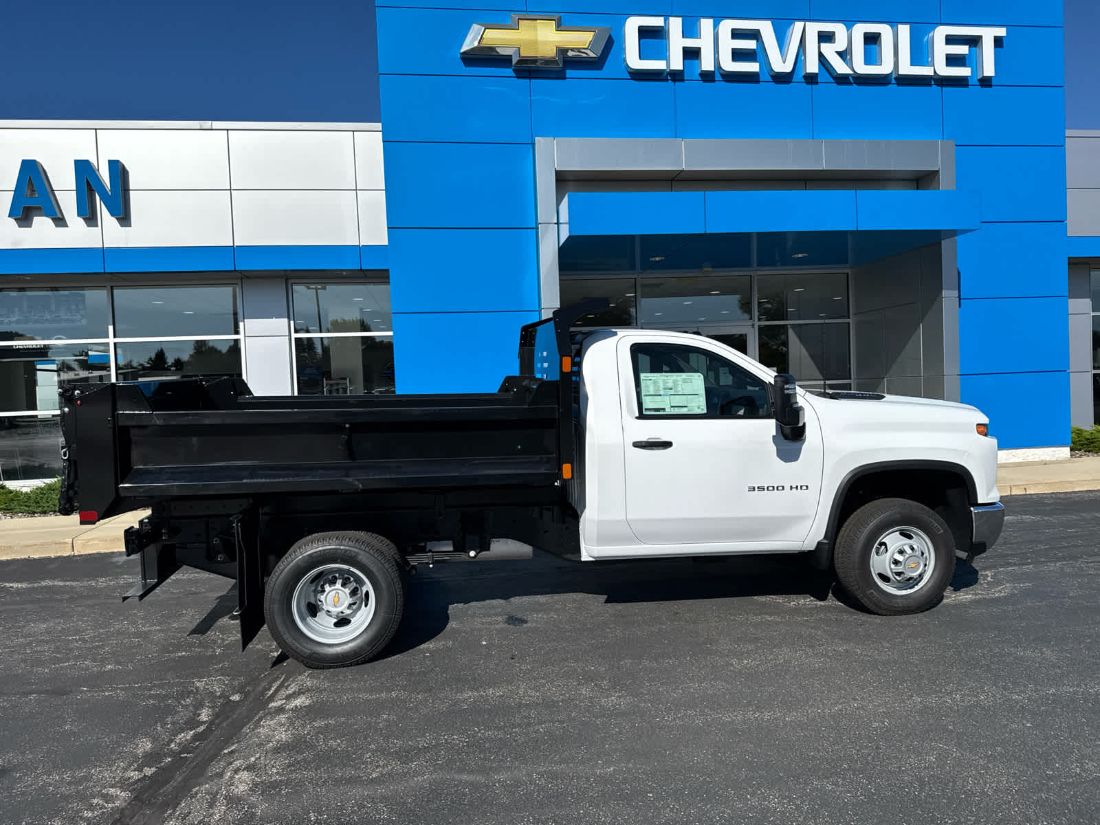 2025 Chevrolet Silverado 3500HD Work Truck photo 2