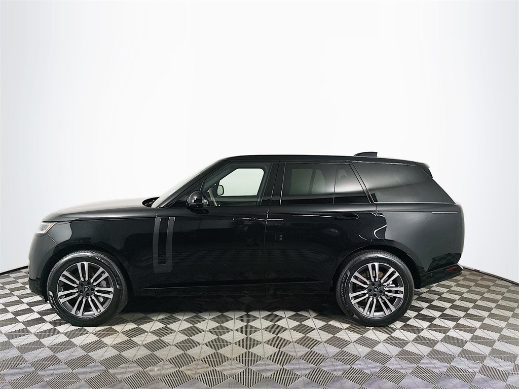 2025 Land Rover Range Rover SE photo 8