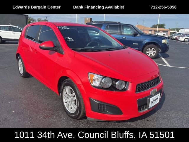2016 Chevrolet Sonic LT photo 2