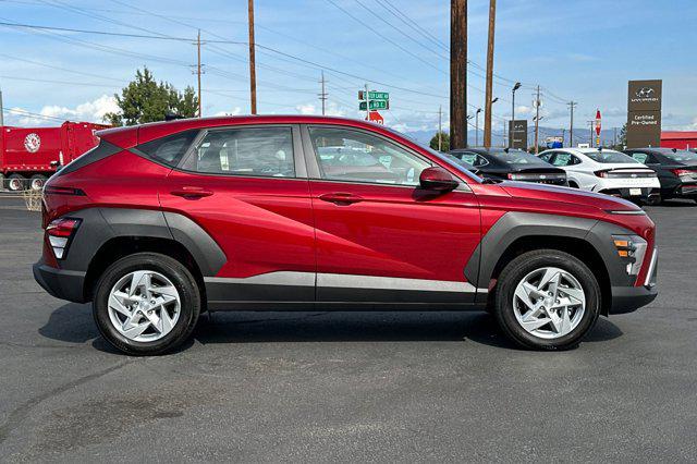 2026 Hyundai Kona SE photo 3