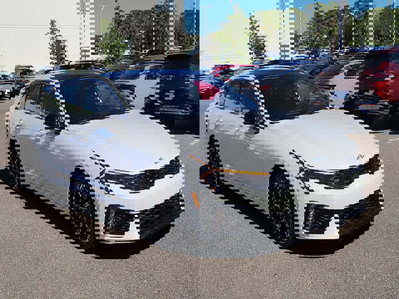 2025 Kia K5 GT-Line photo 3
