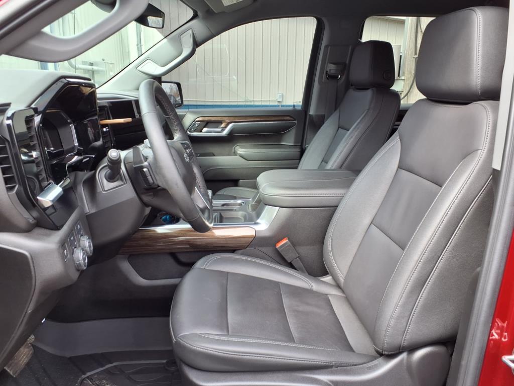 2024 Chevrolet Silverado 1500 RST photo 4