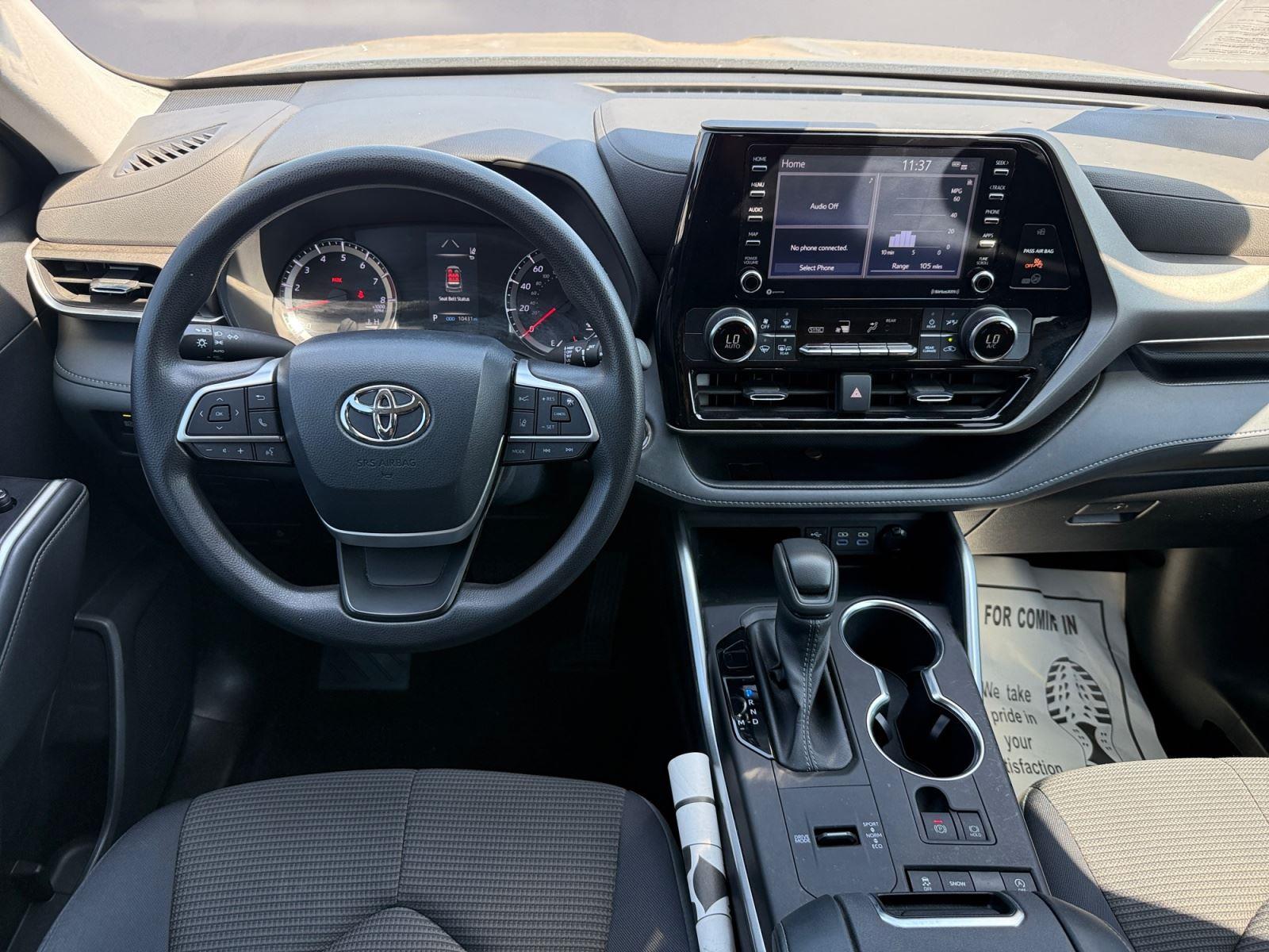 2022 Toyota Highlander L photo 10