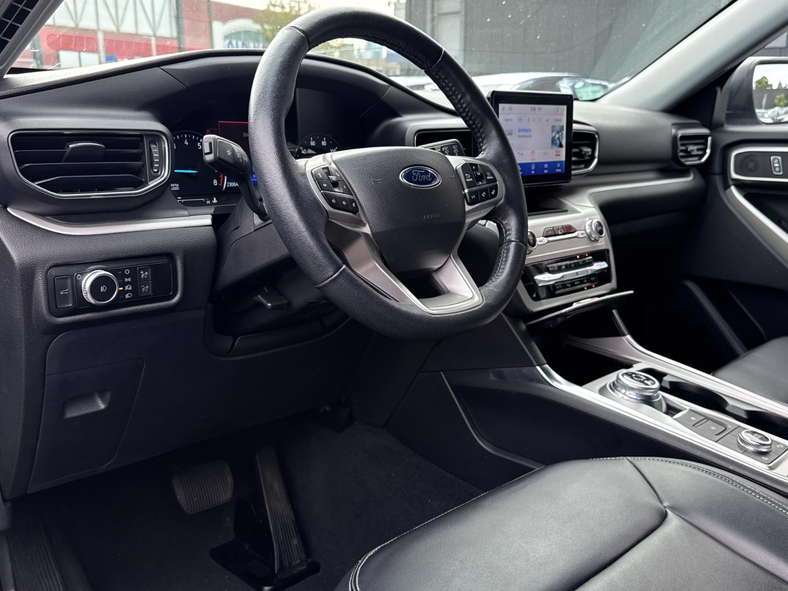 2022 Ford Explorer XLT photo 14