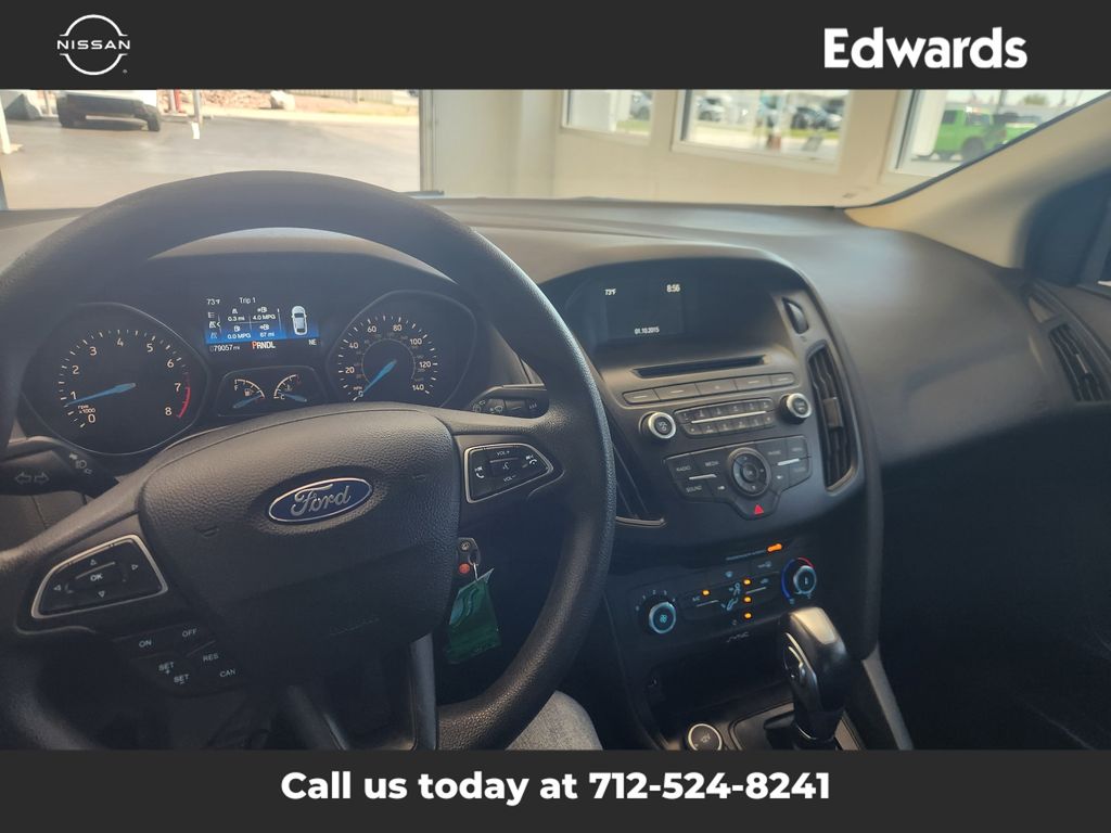 2015 Ford Focus SE photo 16