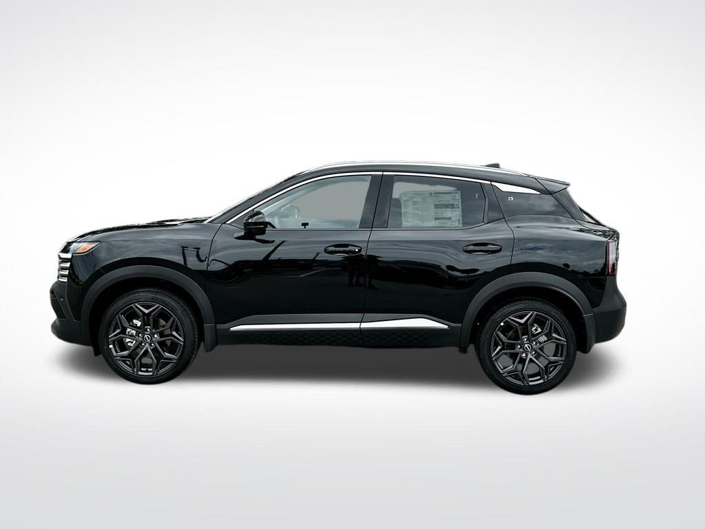 2025 Nissan Kicks SR photo 2