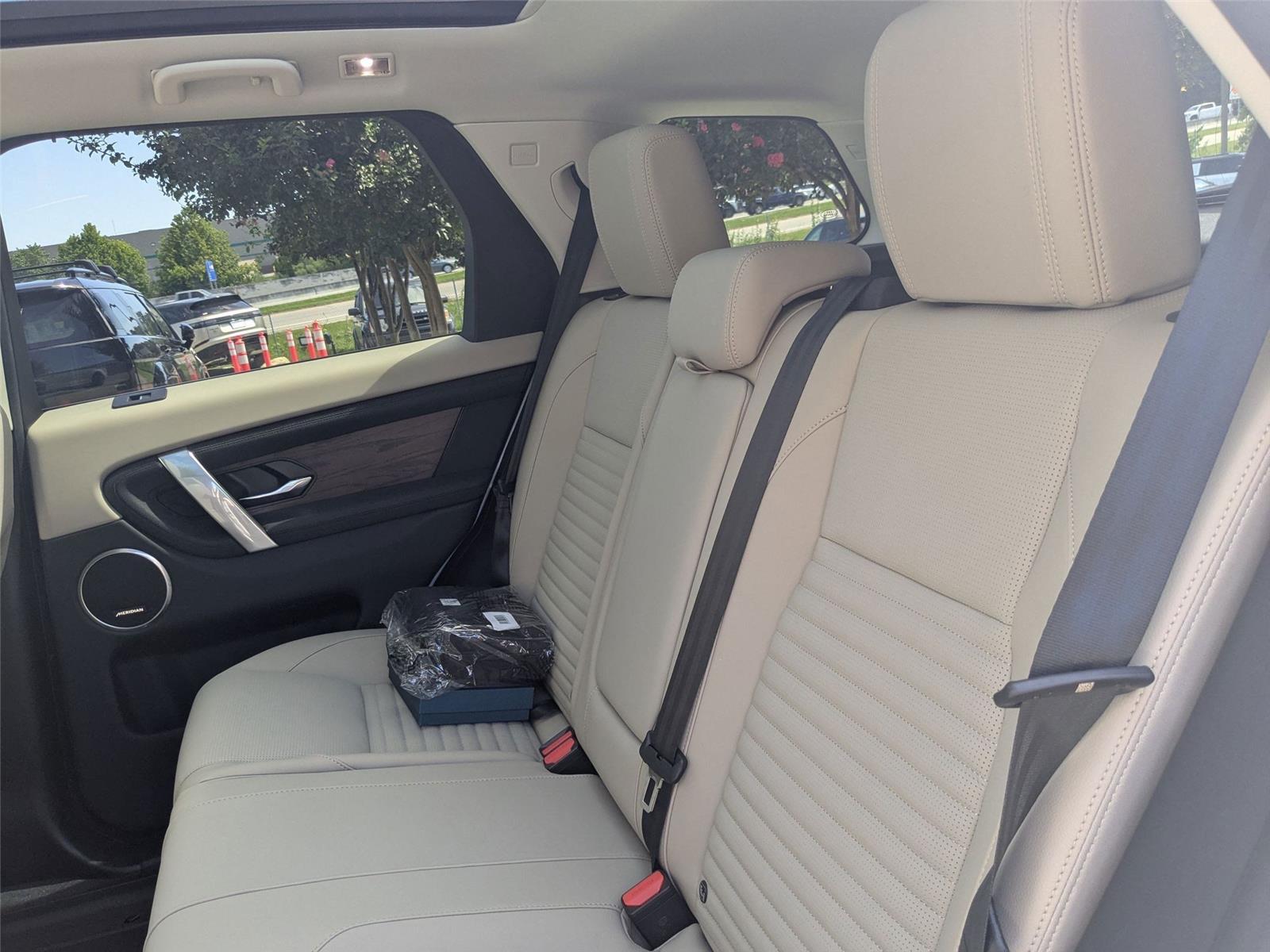 2025 Land Rover Discovery Sport S photo 22