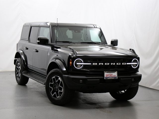 2025 Ford Bronco 4-Door Outer Banks's photo