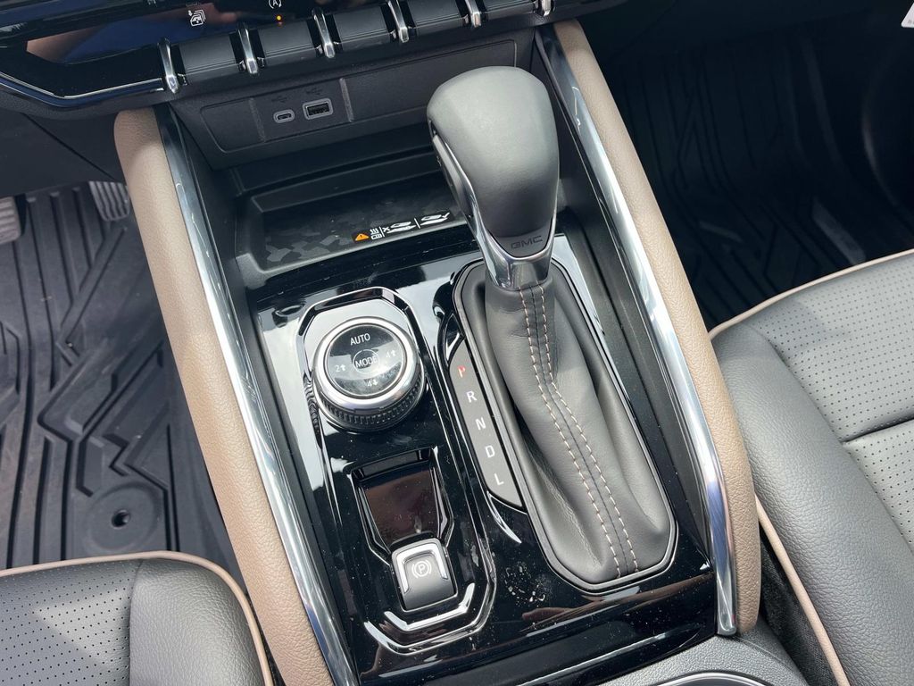2026 Gmc Canyon Denali photo 23